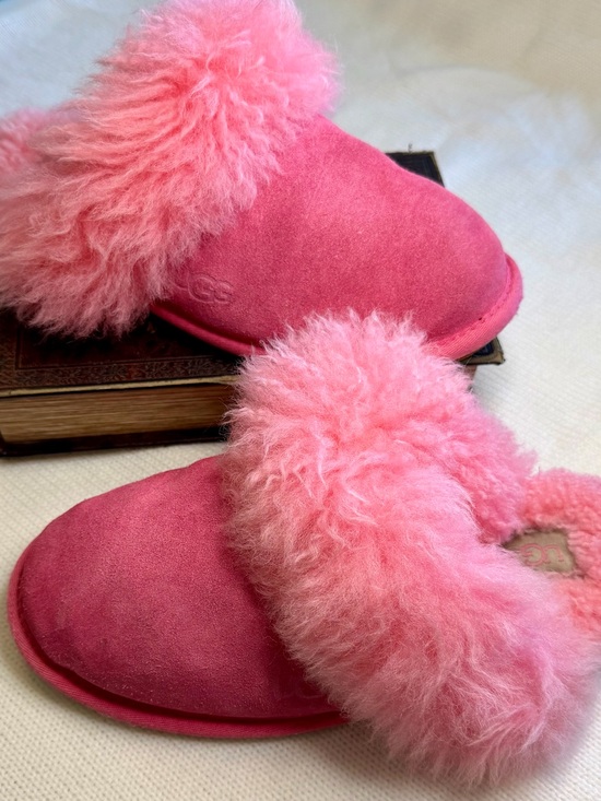 UGG Shoes - UGG Pink Fury Slippers Women’s Size 7
